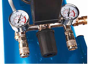 2 Manometer des Scheppach HC53DC Kompressors